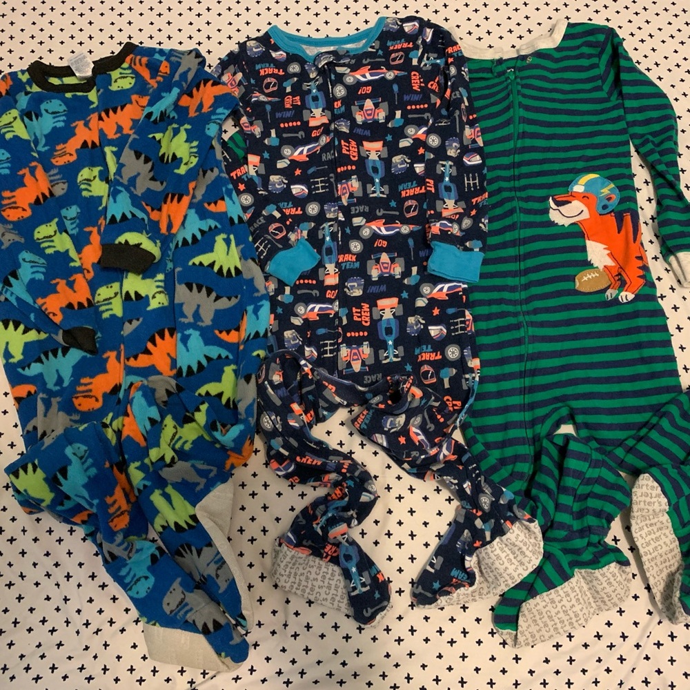 5T footed pajamas bundle 💤